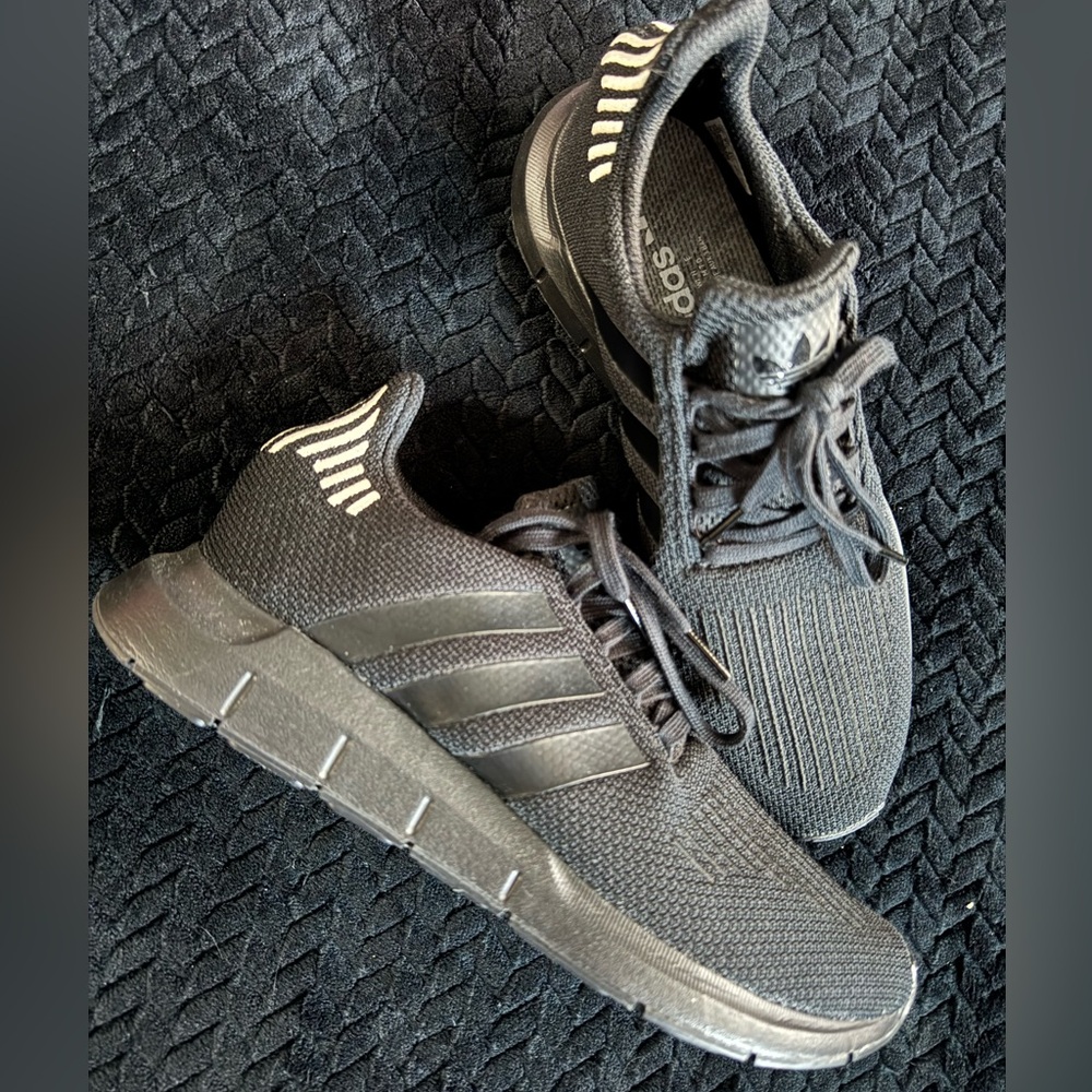 Adidas Sneakers - brand new, no box
